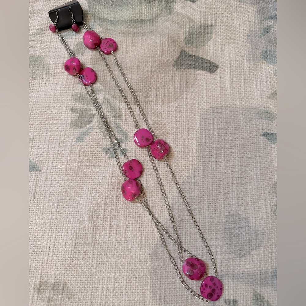 Necklace and earring set